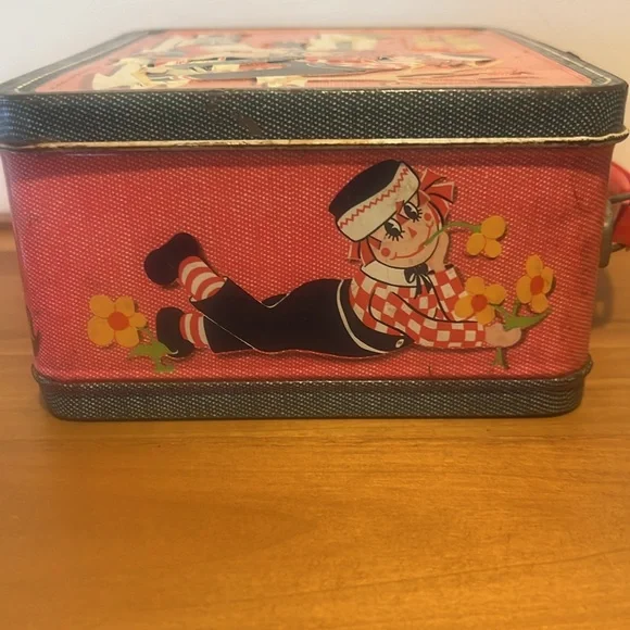 Raggedy Ann and Andy Vintage METAL SCHOOL LUNCHBOX  - 1973 vintage original - Picture 4 of 12